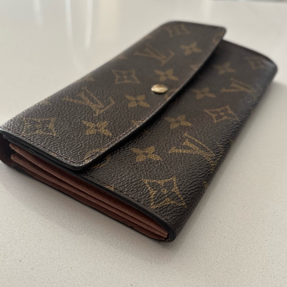 Louis Vuitton Brown Monogram Sarah Wallet - Picture 3 of 9